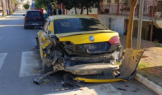 Park Halindeki Araçları Hurdaya Çevirdi