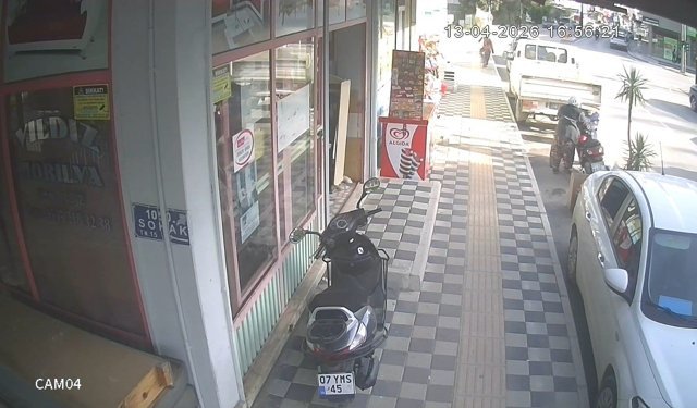 Kendi Motosikleti Gibi Çalıp Götürmesi Saniyeler Sürdü