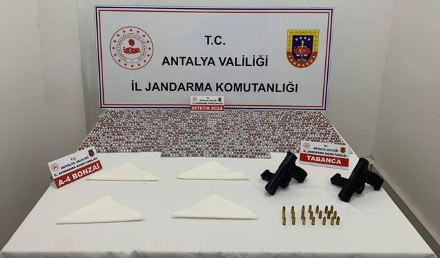 Antalya’da 528 Bin Kullanımlık Uyuş*** Madde Ele Geçirildi