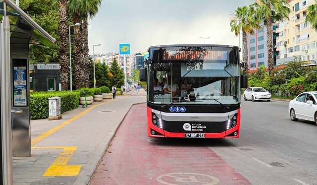 Büyükşehir'in Toplu Ulaşım Araçları 1 Mayıs'ta Ücretsiz