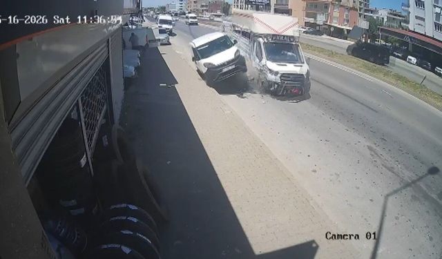 Kamyonetin Lastiği Patladı, Muhtemel Facia Kılpayı Önlendi