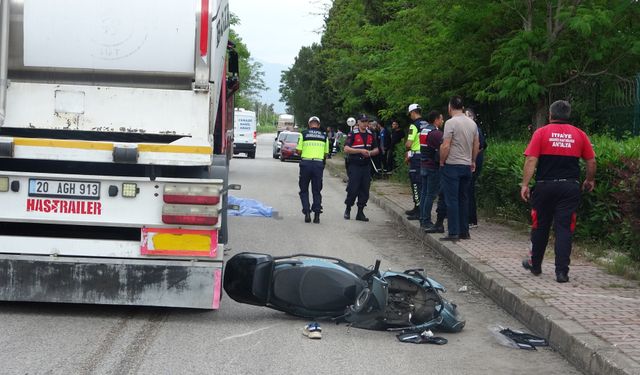 TIR'ın Çarptığı Motosiklet Sürücüsü Öldü
