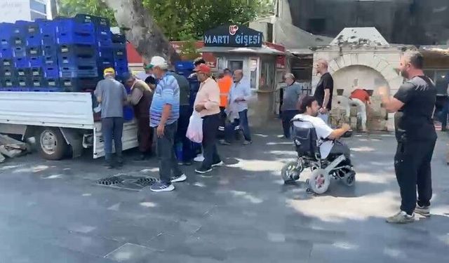 4 Ton Domatesi Ücretsiz Dağıttı