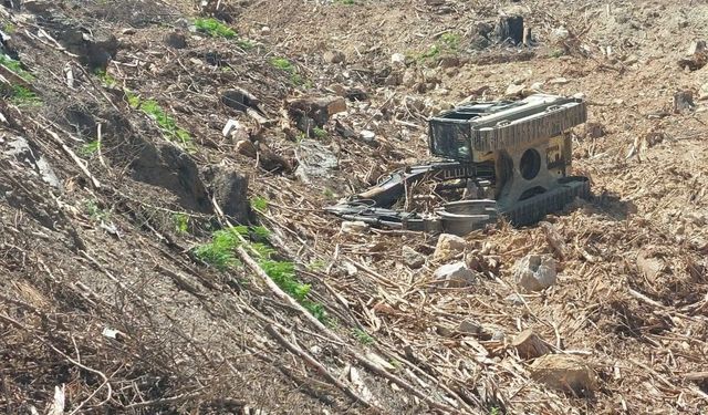 Devrilen İş Makinesinin Altında Kalan Operatör Hayatını Kaybetti