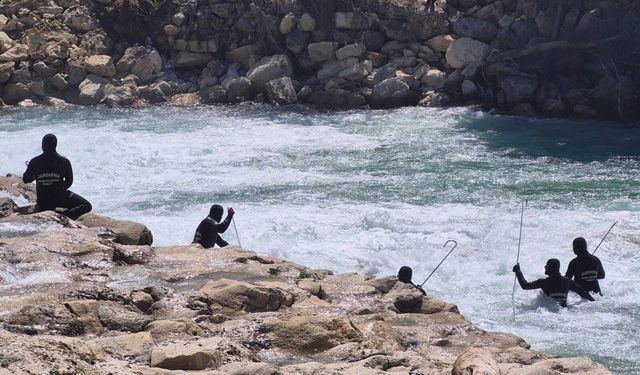 Alara Çayı'nda kayıp genç için aramalar 11'inci gününde
