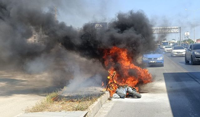 Motosikleti gözlerinin önünde hurdaya döndü