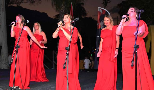 Barış ve dostluk için Kemer’de anlamlı konser