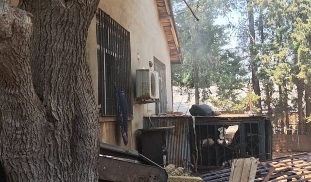 Uzaklaştırma kararı aldıran eşine sinirlenip evi ateşe verdi