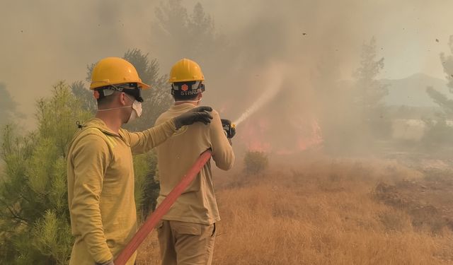 Aksu'daki orman yangınında söndürme çalışmaları sürüyor
