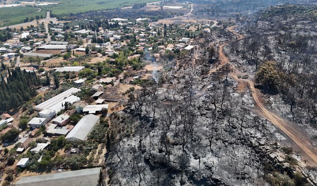Antalya'da Aksu orman yangınının enerjisi düşürüldü