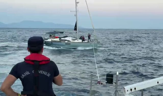 Motoru arızalanan teknedeki İsrail uyruklu 2 kişi kurtarıldı