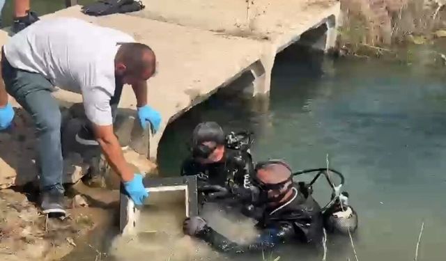 Çelik kasaları dereye, altınları motosiklet koltuğuna sakladılar