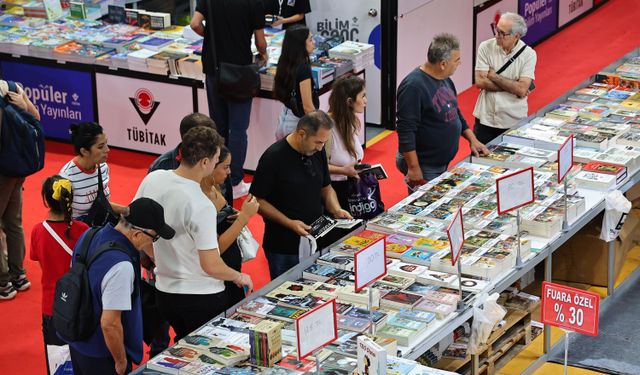 16. Antalya Kitap Fuarı kapılarını açtı