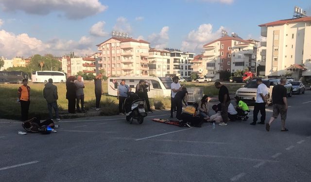 Manavgat'ta motosikletler çarpıştı: 3 yaralı