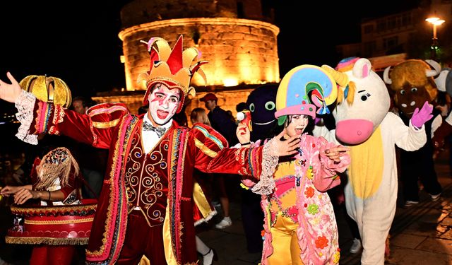 Kaleiçi’nde karnaval havası esti