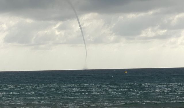 Alanya'da peş peşe üç hortum görüntülendi