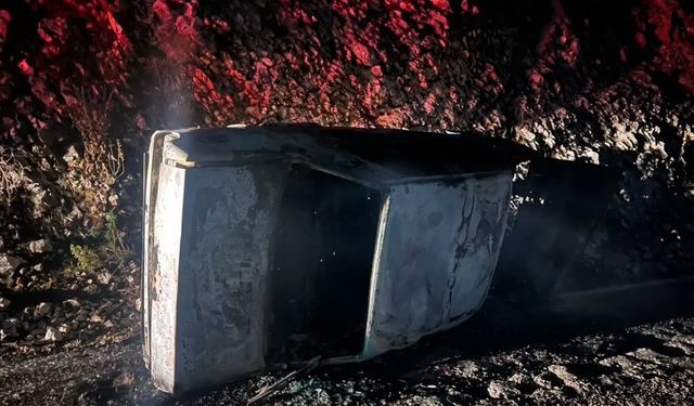 Finike'de devrilen aracın sürücüsü hayatını kaybetti