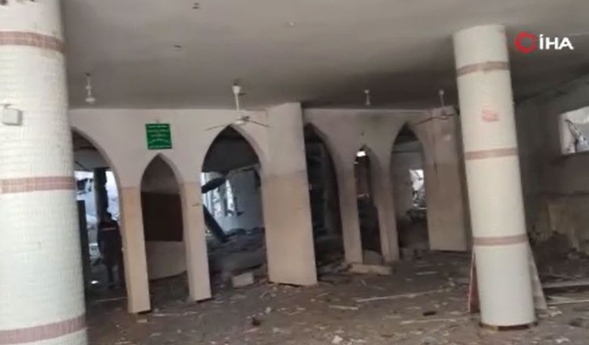 İsrail, Gazze’de Büyük Cami’yi vurdu