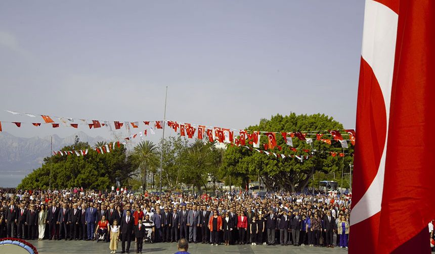 Antalya'da 23 Nisan kutlamaları başladı