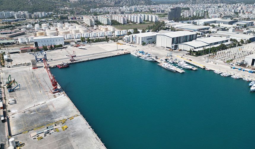Antalya Serbest Bölgesi ticaret hacmini artırdı