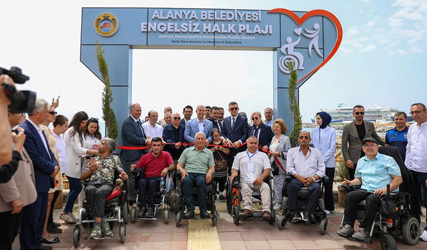 Engelsiz halk plajı hizmete açıldı