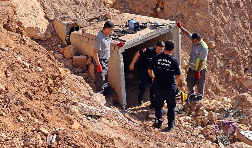 Tünele giren 21 çocuk, ekipleri alarma geçirdi