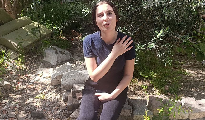 Genç kız yorgun merminin kurbanı oldu