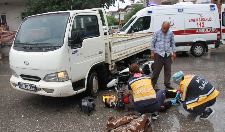 Motosiklet sürücüsü yaralandı