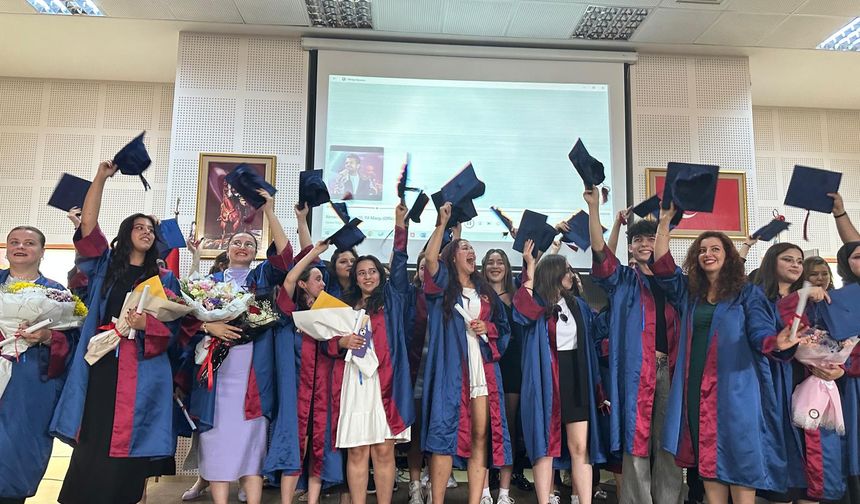 Geleceğin aşçılarının mezuniyet sevinci