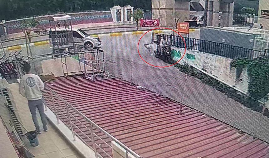 Önce otomobile, sonra da duvara çarptı