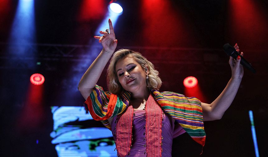 Yörük Türkmen Festivali’nde Funda Arar coşkusu