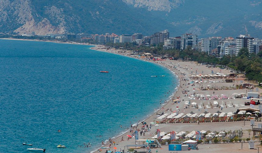 Güneşi gören sahile akın etti