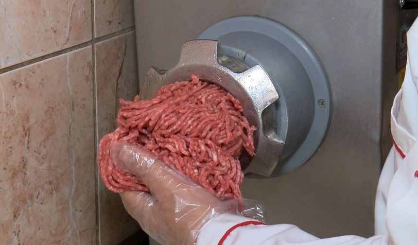 İzinsiz, hijyensiz kıyma çekene 63 bin 82 lira ceza