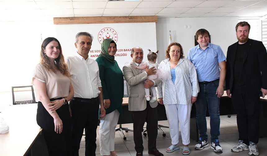Tuvalete bırakılan bebek, Rus yetkililere teslim edildi
