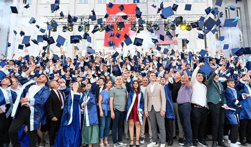 Ali Bahar AOSB Teknik Koleji'nde ilk mezuniyet