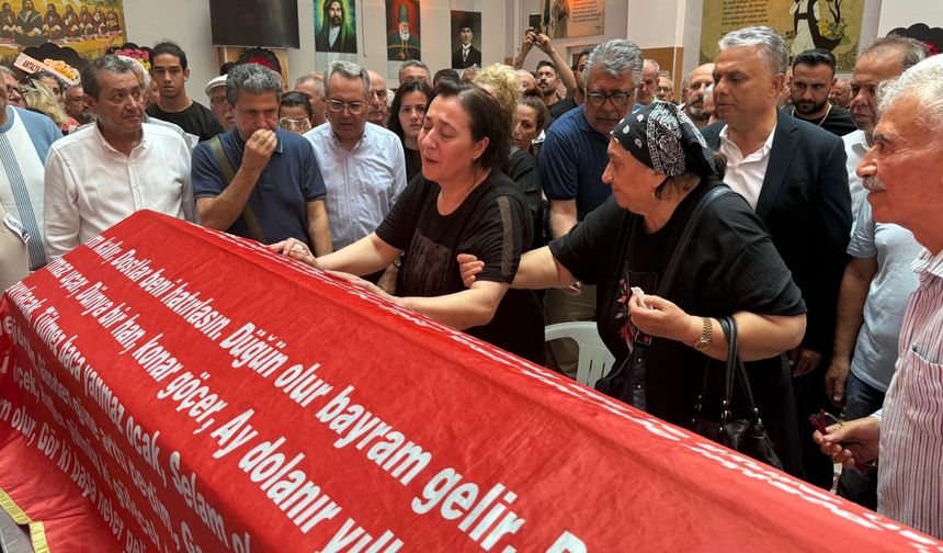 Gazeteci Zeki Özer toprağa verildi