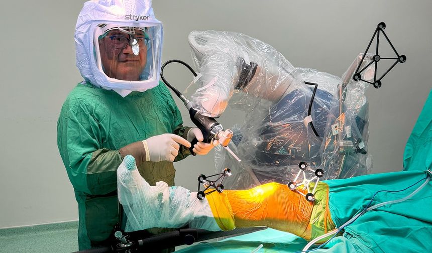 35 Yıllık Şikayet, 35 Dakikada Robotik Ameliyatla Sona Erdi