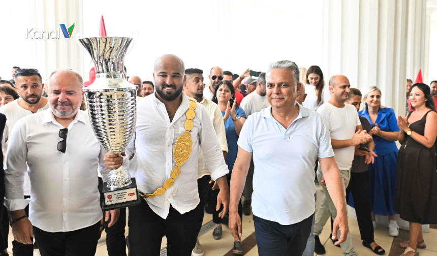 Antalya’da Orman Yangınına Turistler de Müdahale Etti!