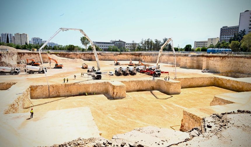 Akdeniz Üniversitesi Yeni Hastane Binasının Temeli Atıldı