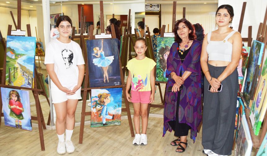 Genç Ressamlar Sergiledi: Antalya'da Sanat Şöleni.