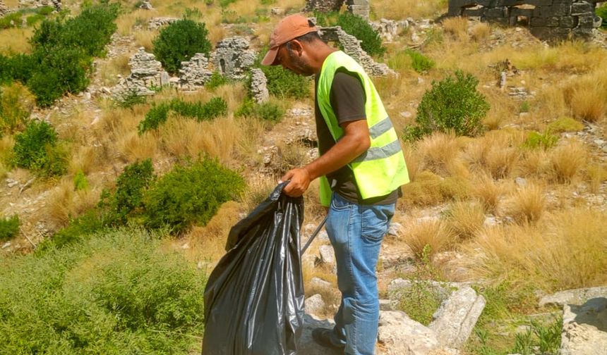 Manavgat Belediyesi'nden Tarihi Alanlarda Temizlik