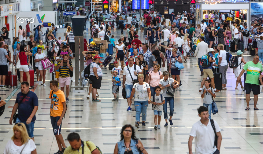 Antalya Havalimanı'nda Rekor Kırıldı