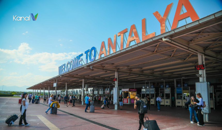 Antalya'ya Gelen Turist Sayısında Hafif Düşüş
