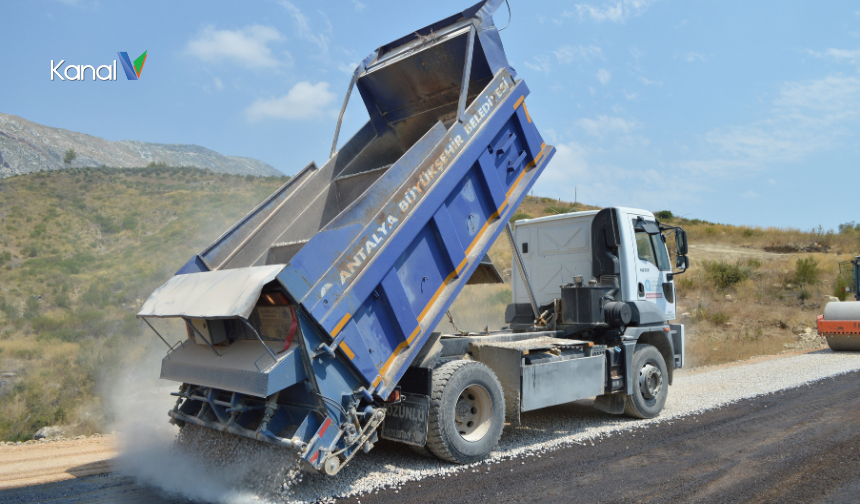 Manavgat Kırsalında Yol Çalışmaları Hızlandı