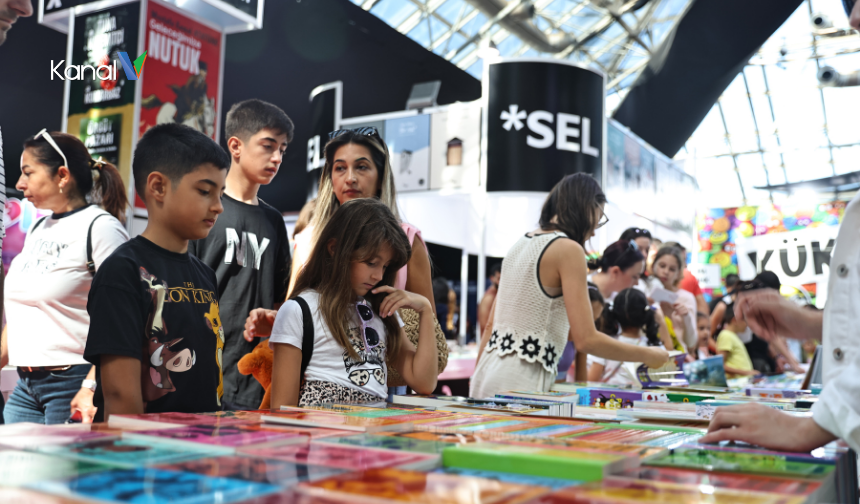 15’inci Antalya Kitap Fuarı Yoğun İlgiyle Devam Ediyor