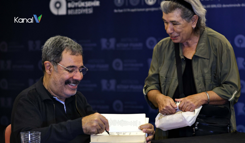 15. Antalya Kitap Fuarı’nda Ahmet Ümit rüzgarı!