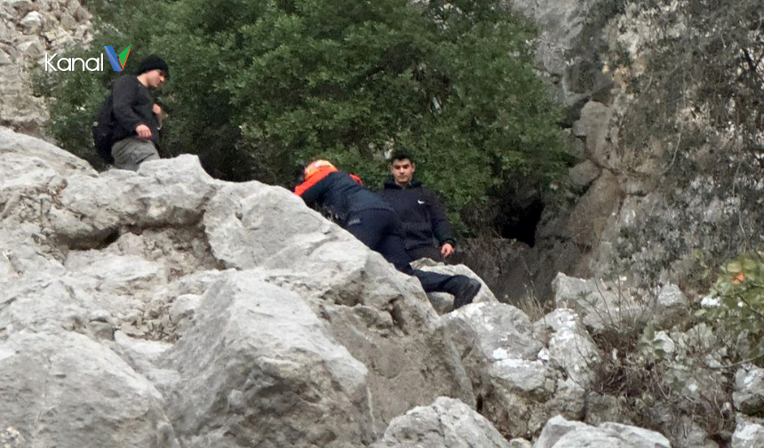 Konyaaltı’nda Dağda Mahsur Kalan 2 Genç Kurtarıldı