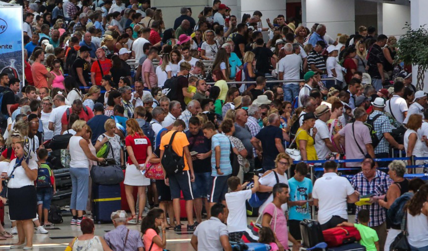 Aralıkta Antalya Havalimanı’nda 1 milyon 75 bin 275 Yolcuya Hizmet Verildi