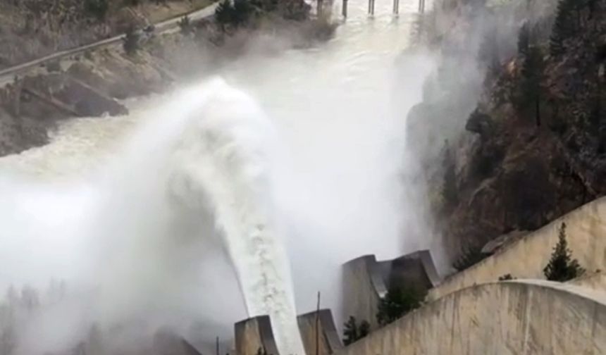 Manavgat'taki 2 Barajdan Kontrollü Su Bırakılmaya Başlandı