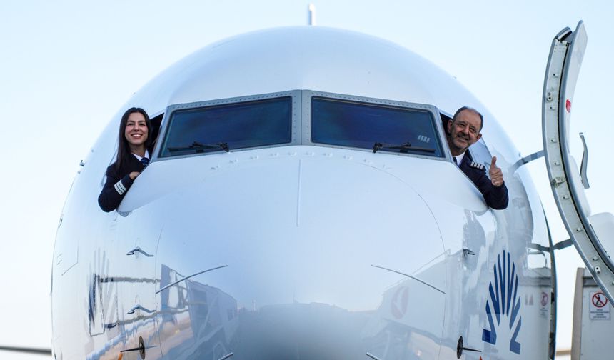 42 Yıllık Pilot, Son Uçuşunu İlk Seferine Çıkan Kızıyla Yaptı